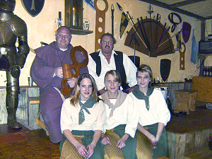 Miche der Wirt und sein Team