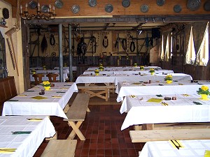 der eingedeckte Rittersaal